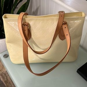 Louis Vuitton Monogram Vernis Brentwood Perle Shoulder Tote Bag EUC